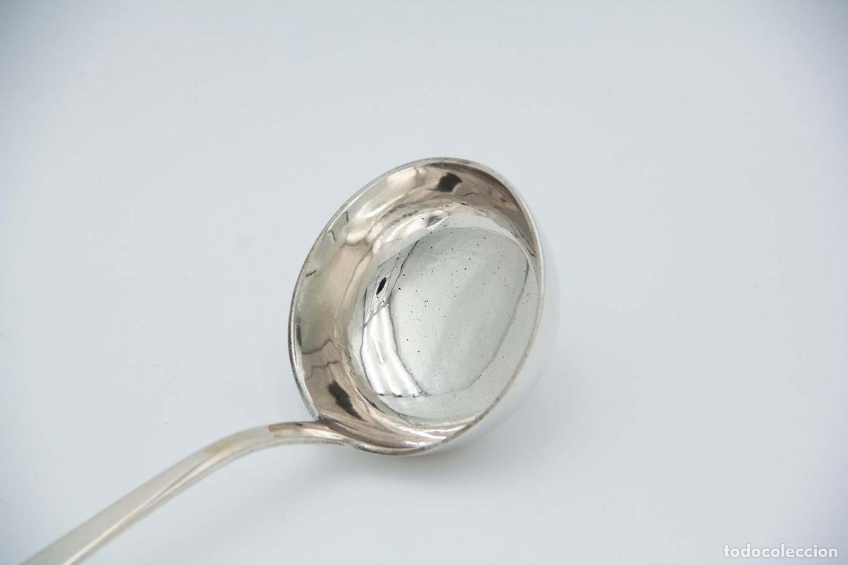 Antig&uuml;edades: Cuchar&oacute;n de sopa de plata - Foto 2
