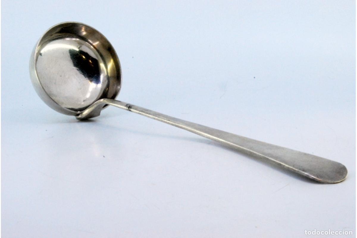 Antig&uuml;edades: Cuchar&oacute;n de sopa de plata - Foto 2