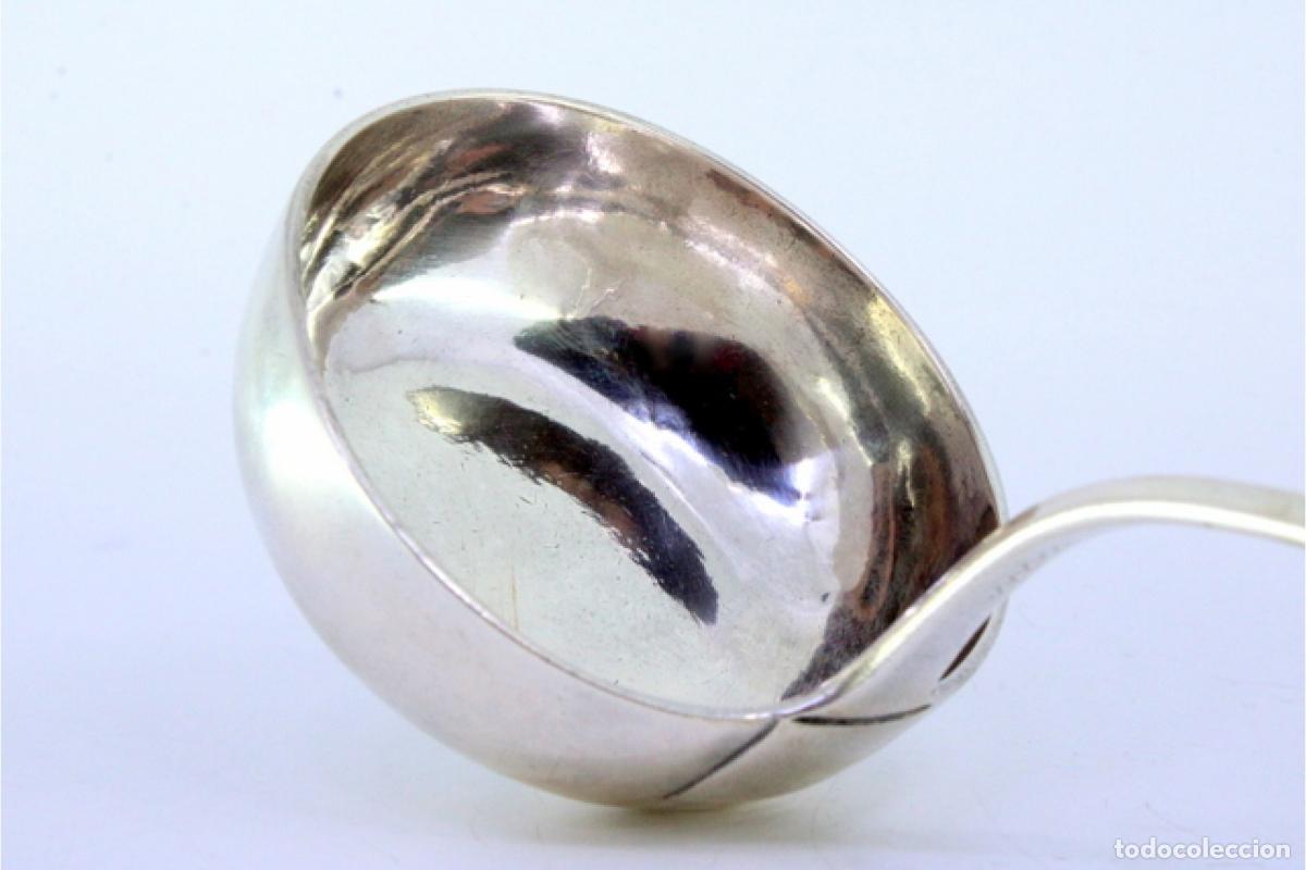 Antig&uuml;edades: Cuchar&oacute;n de sopa de plata - Foto 2