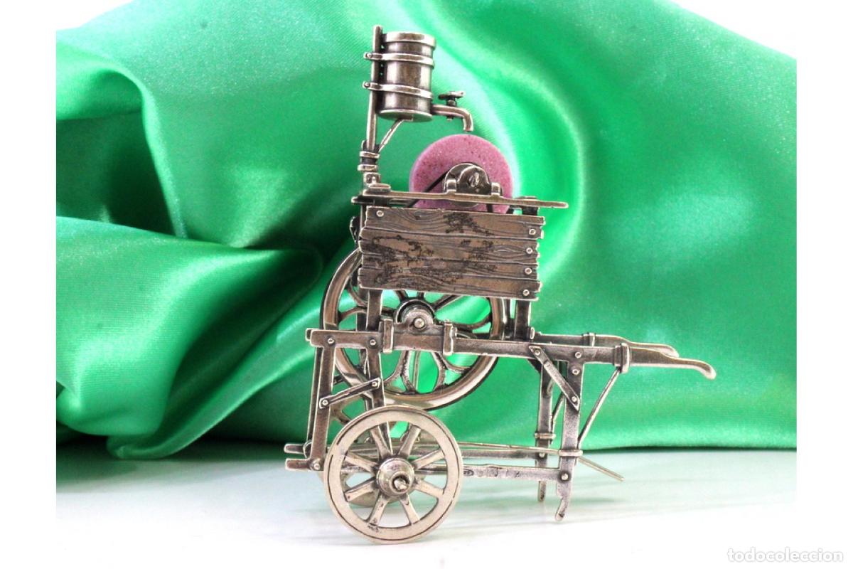 Antiques: Banco de trabajo del afilador, en plata.