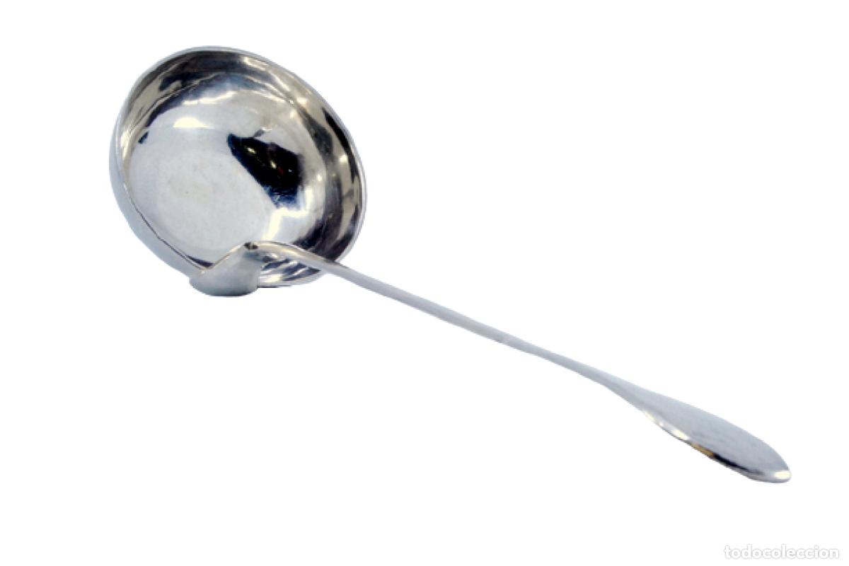 Antig&uuml;edades: Cuchar&oacute;n de sopa de plata