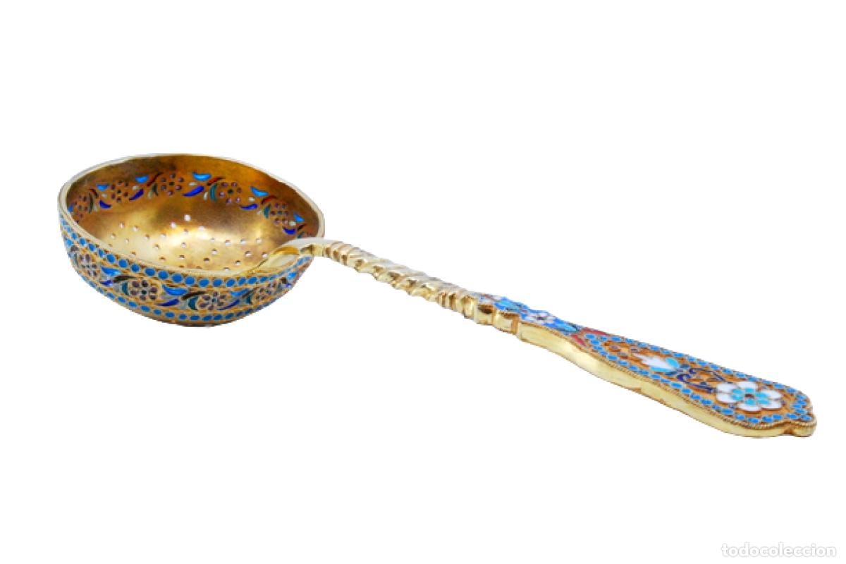 Antiguidades: Cuchara para espolvorear en cloisonn&eacute; de plata rusa