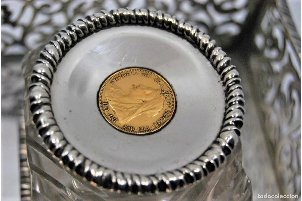 Antig&uuml;edades: Tintero de plata. Tapas con incrustaciones de medias libras. - Foto 8