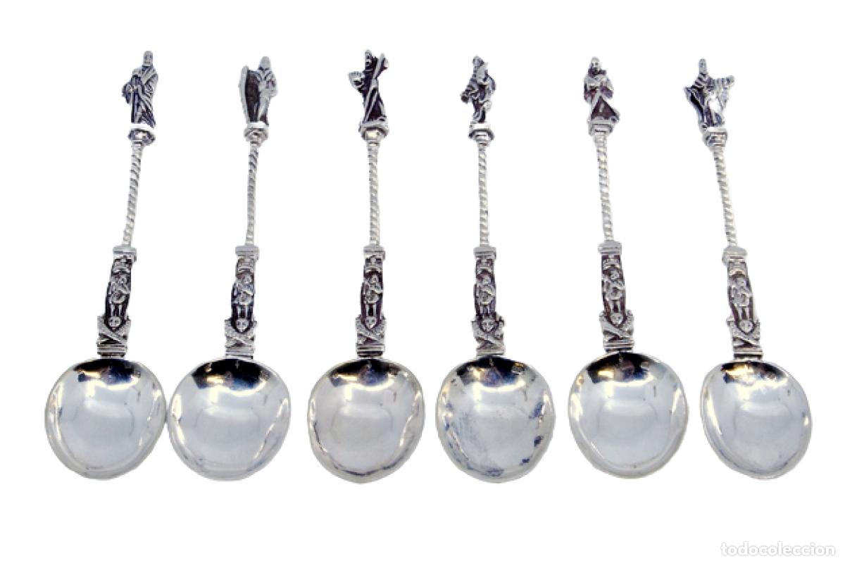 Antig&uuml;edades: Juego de 6 cucharas de plata con figuras de ap&oacute;stoles.