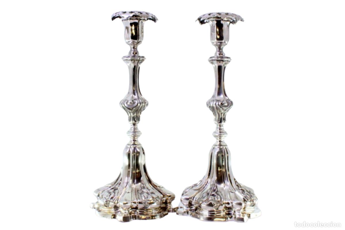 Antiques: candelabros de plata