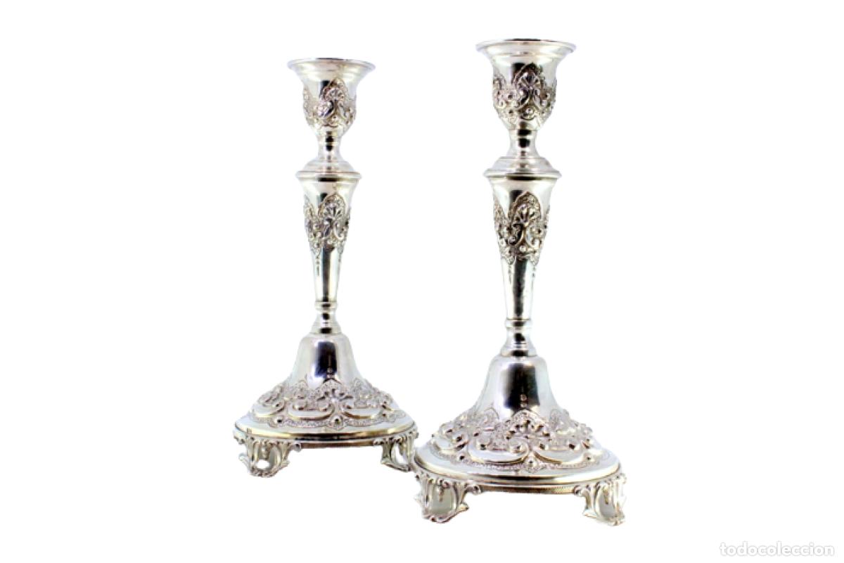 Antiquit&eacute;s: candelabros de plata