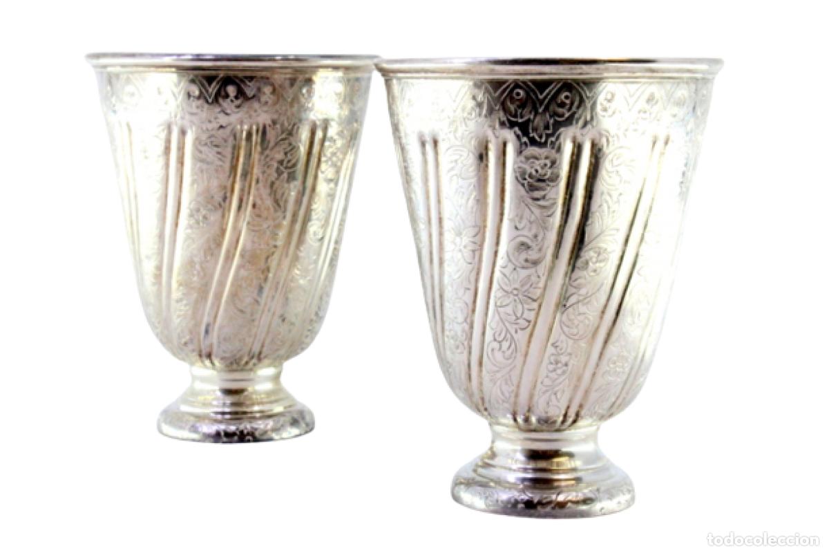 Antiguidades: Juego de vasos de plata