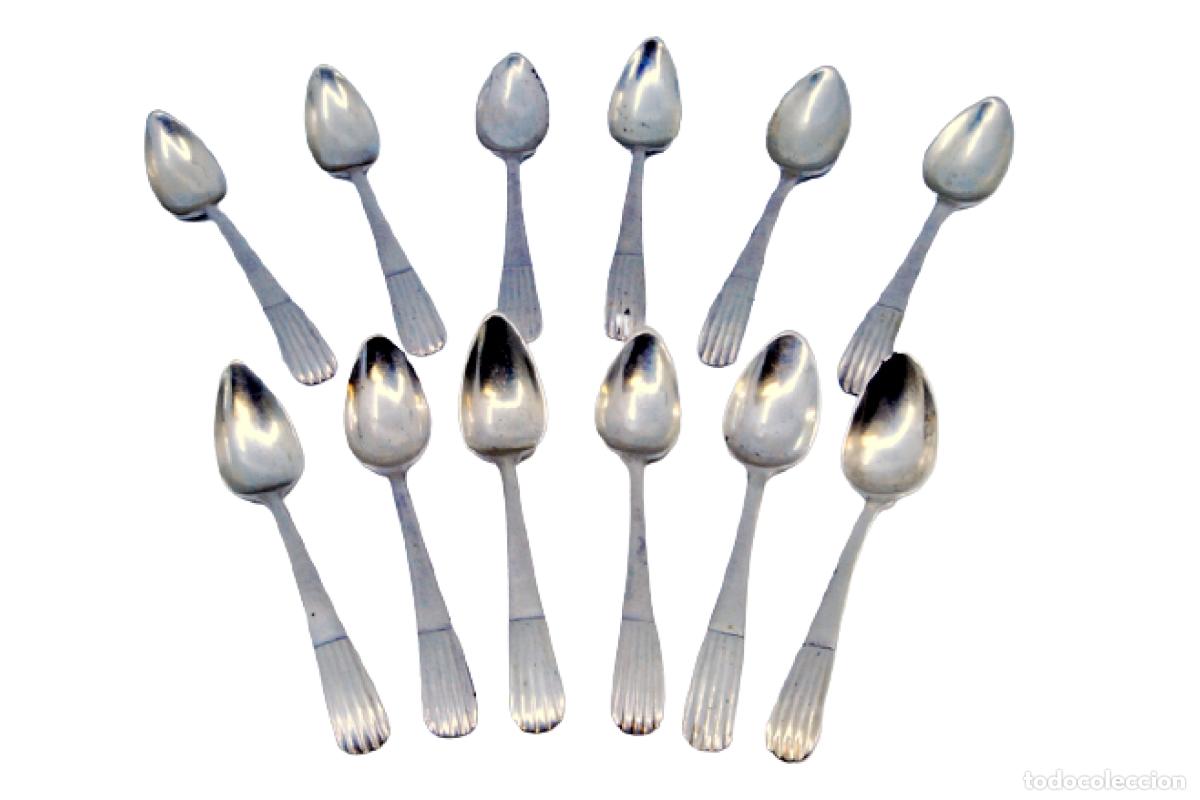 Antig&uuml;edades: Juego de 12 cucharillas de plata - Foto 1