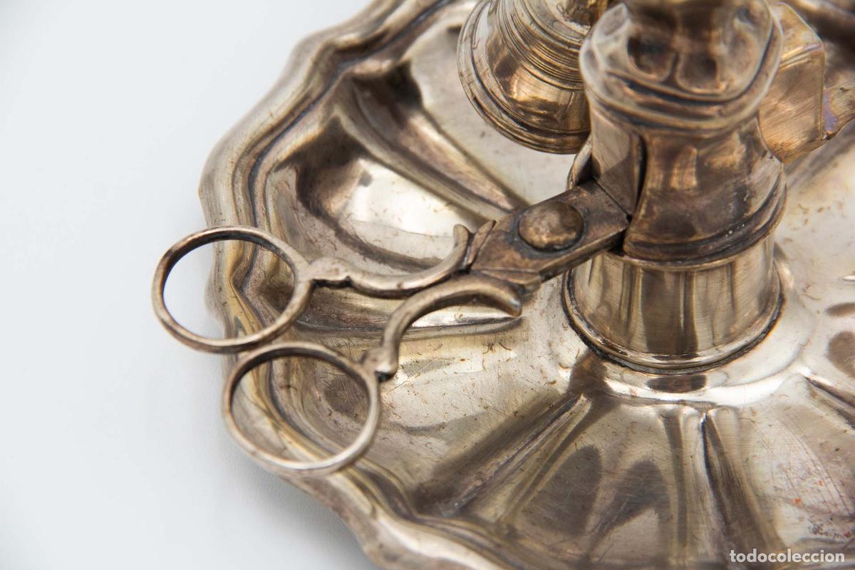 Antig&uuml;edades: Candelabro de mano, en plata - Foto 2