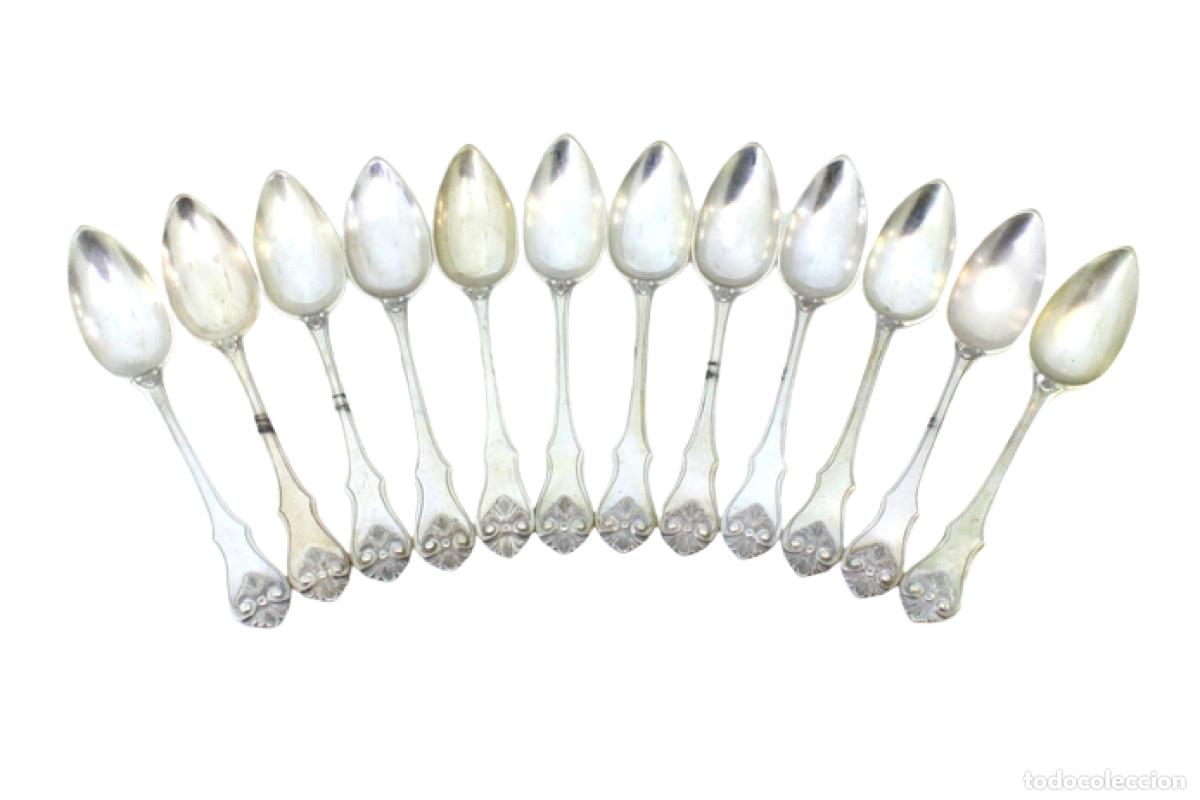 Antig&uuml;edades: Juego de 12 cucharas de postre de plata - Foto 1
