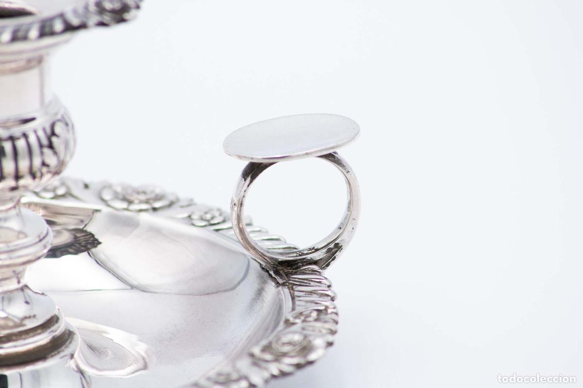 Antig&uuml;edades: Candelabro de mano, en plata - Foto 2