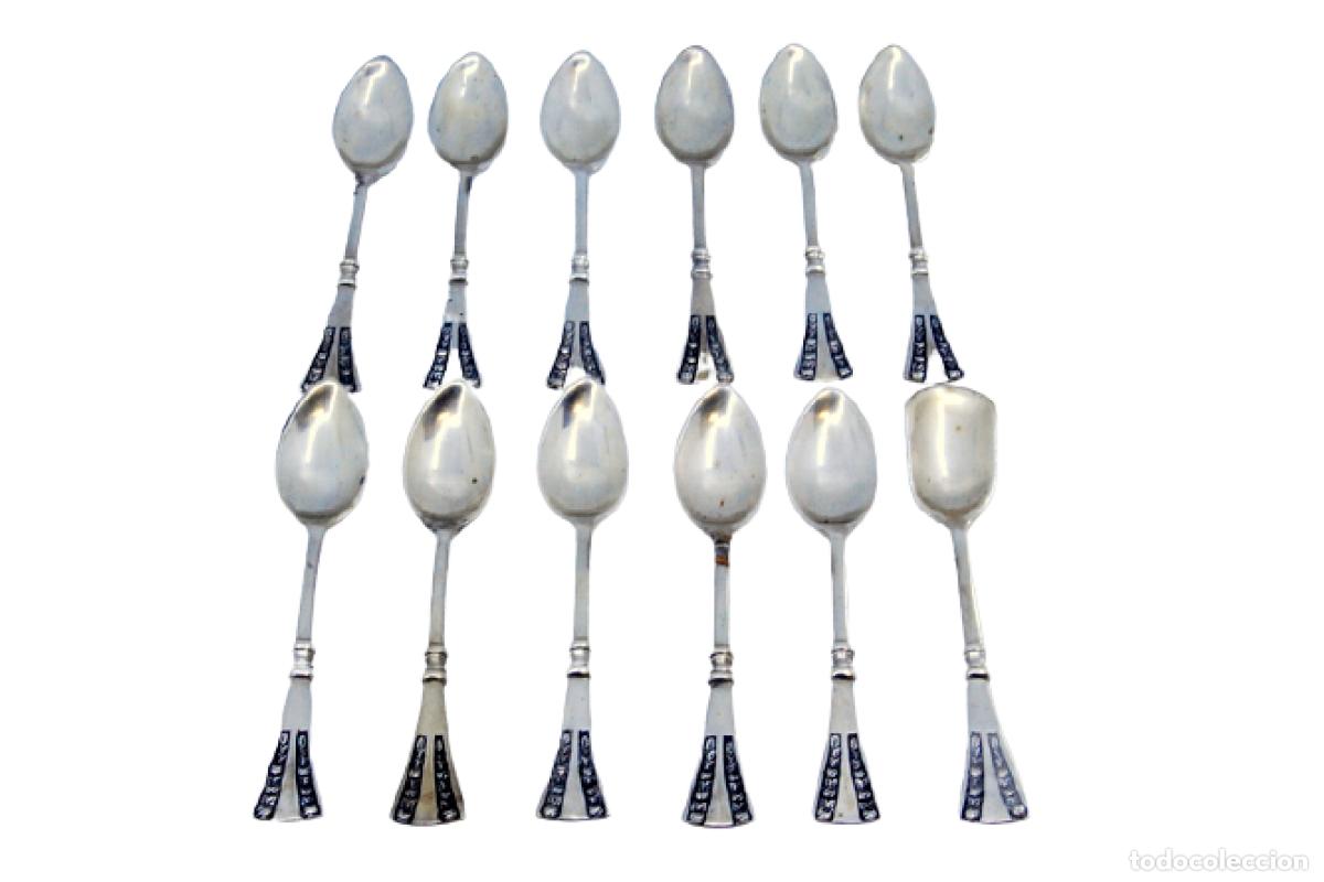 Antig&uuml;edades: Juego de 12 cucharillas de caf&eacute; de plata