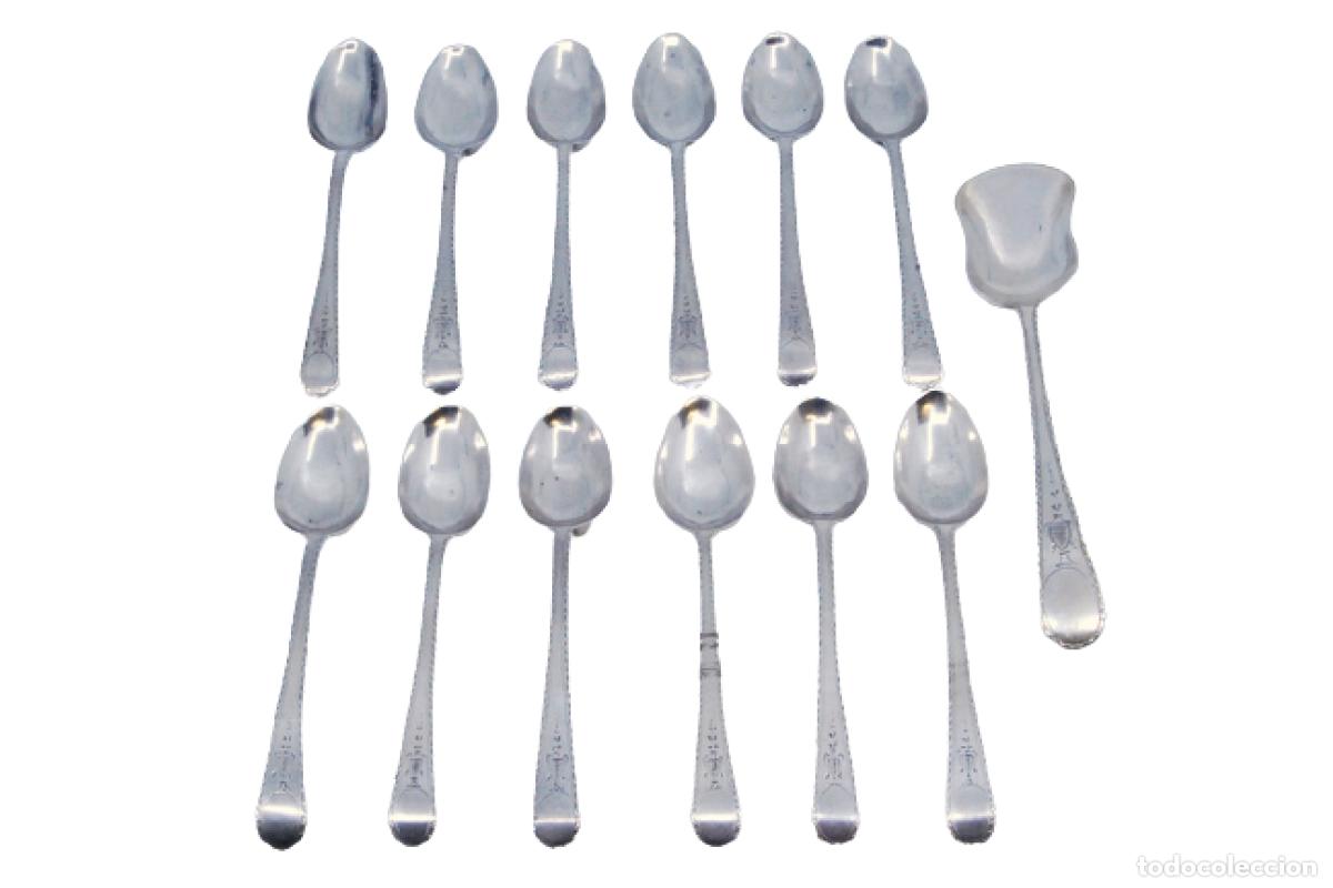 Antiquit&auml;ten: Juego de 12 cucharillas y cuchara para az&uacute;car, color plata - Flores