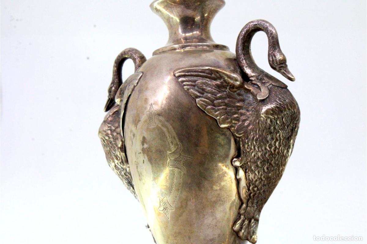 Antig&uuml;edades: 2 jarrones de plata - Gansos y figuras m&iacute;ticas - Foto 5