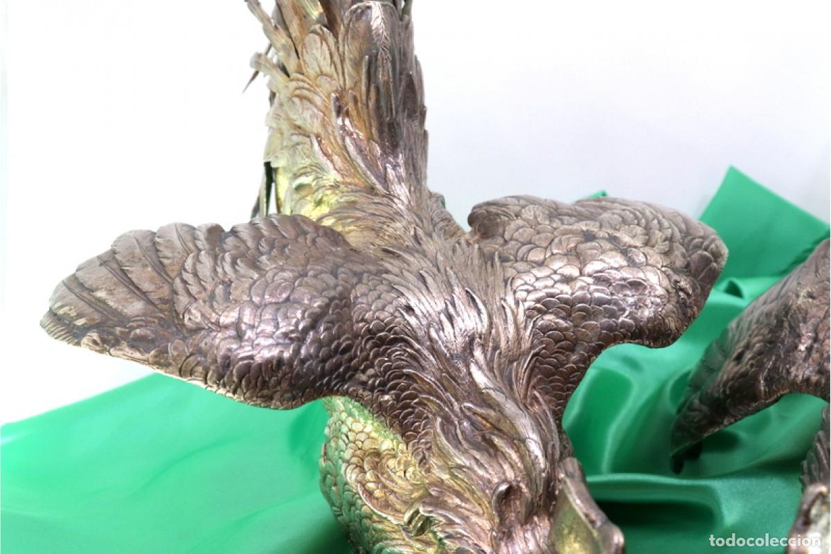 Antig&uuml;edades: Conjunto de gallos de pelea, en plata. - Foto 4