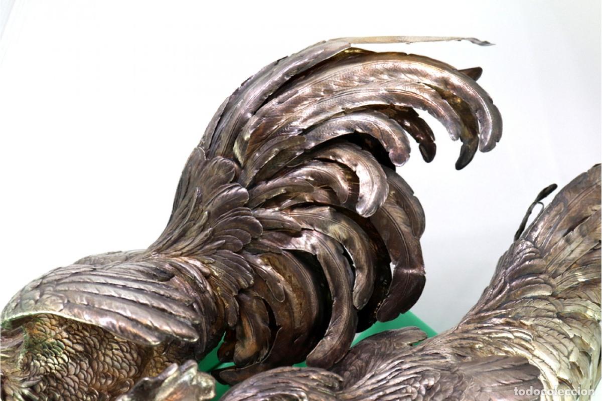 Antig&uuml;edades: Conjunto de gallos de pelea, en plata. - Foto 12