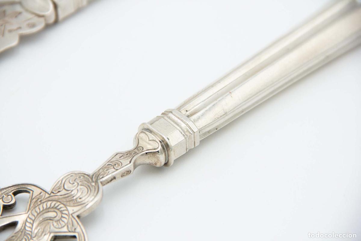 Antig&uuml;edades: Cuchillo y tenedor para pescado, de plata. - Foto 4