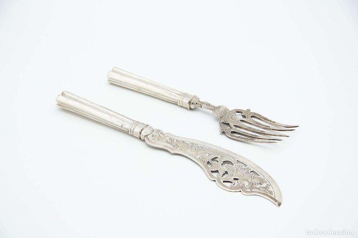 Antig&uuml;edades: Cuchillo y tenedor para pescado, de plata. - Foto 1