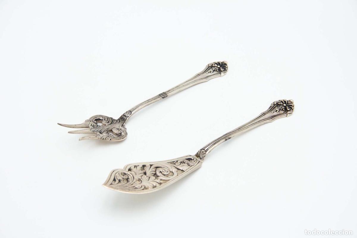 Antiques: Cuchillo y tenedor para pescado, de plata.