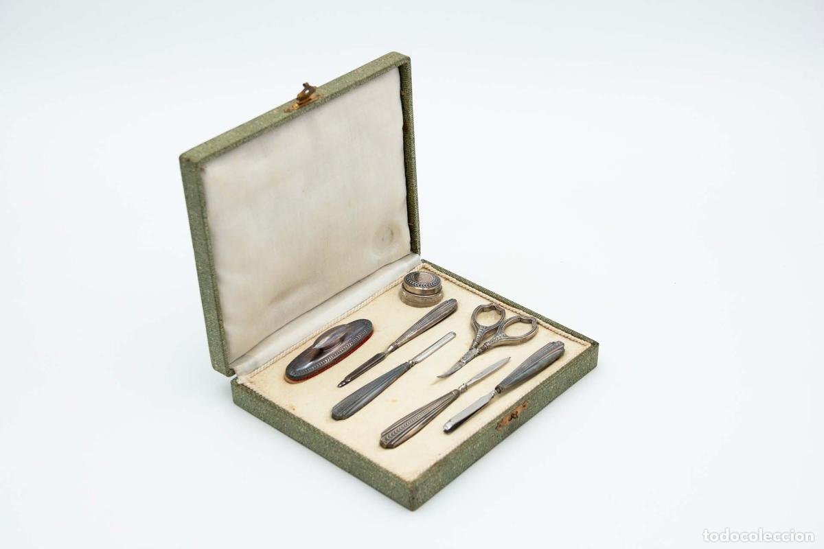 Antiques: Set de manicura de plata con estuche original.