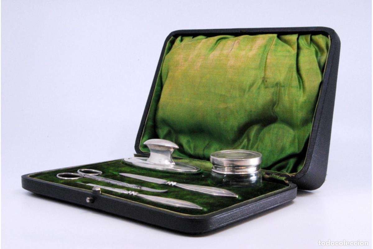 Antig&uuml;edades: Set de manicura de plata con estuche. - Foto 2