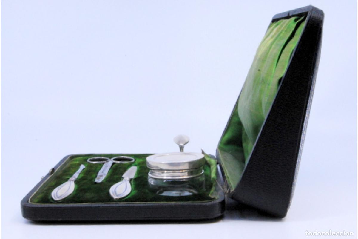 Antig&uuml;edades: Set de manicura de plata con estuche. - Foto 5