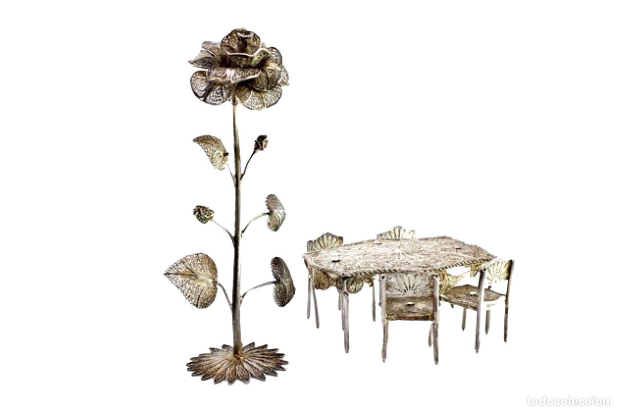 Antiques: Conjunto de piezas en filigrana de plata (mesa, sillas y rosal trepador).