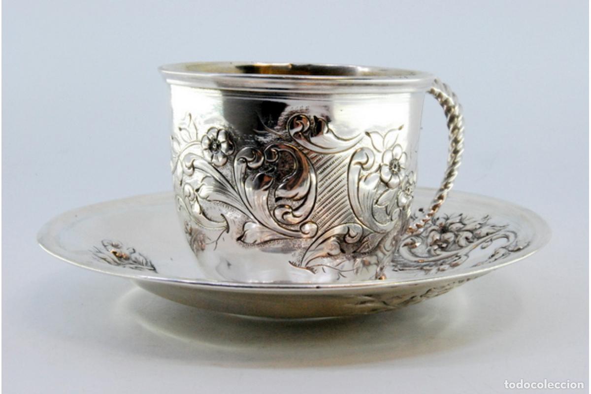 Antig&uuml;edades: Taza y platillo de plata. - Foto 2