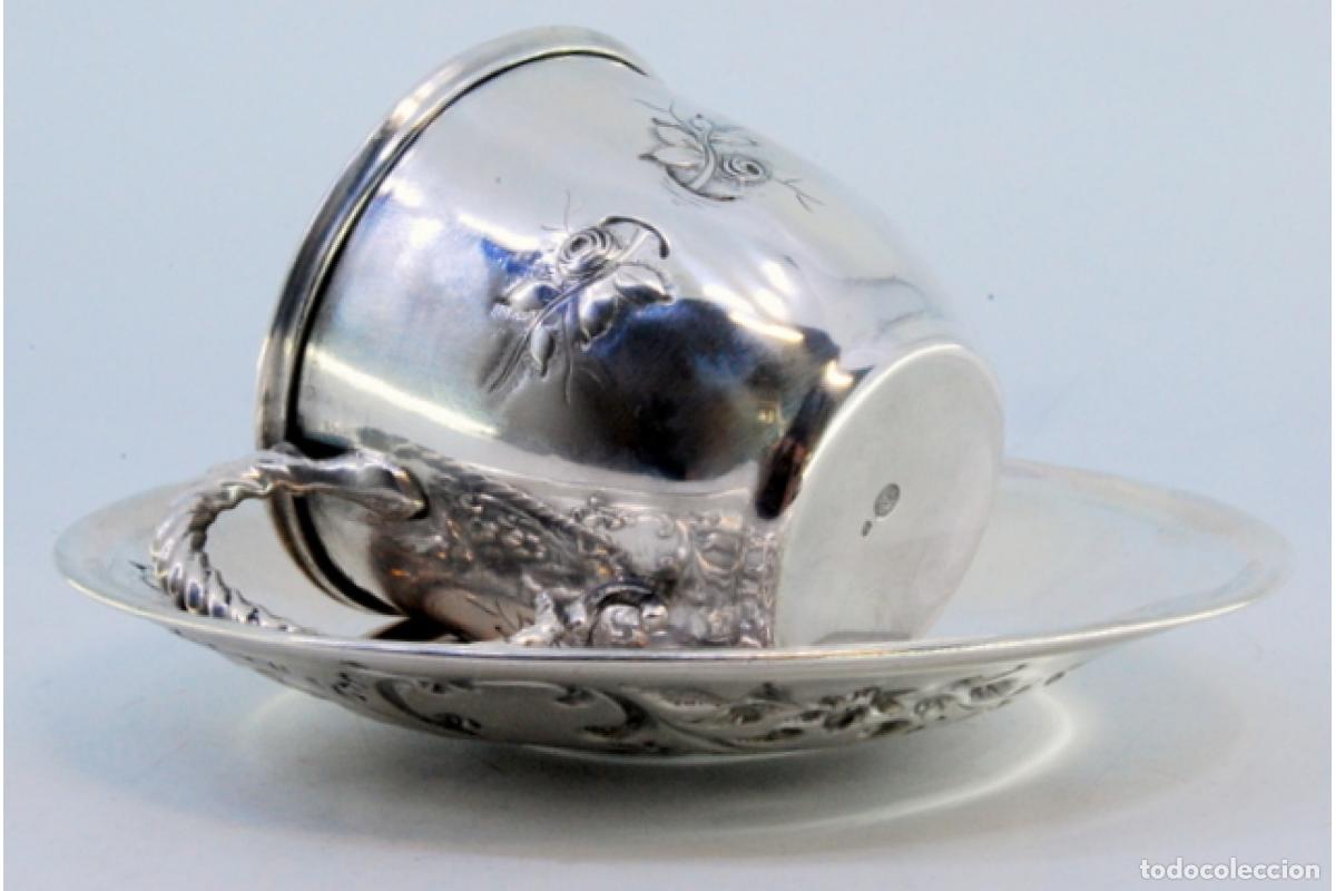 Antig&uuml;edades: Taza y platillo de plata. - Foto 3