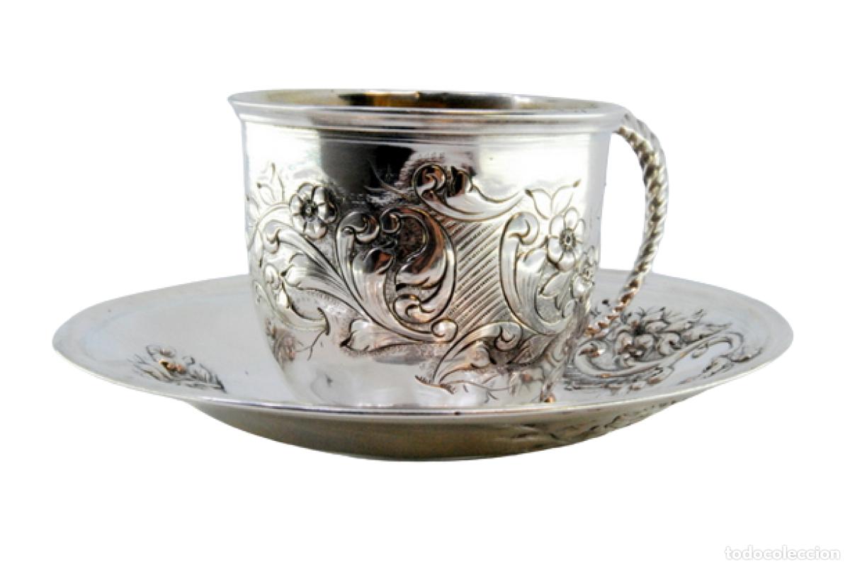 Antig&uuml;edades: Taza y platillo de plata. - Foto 1