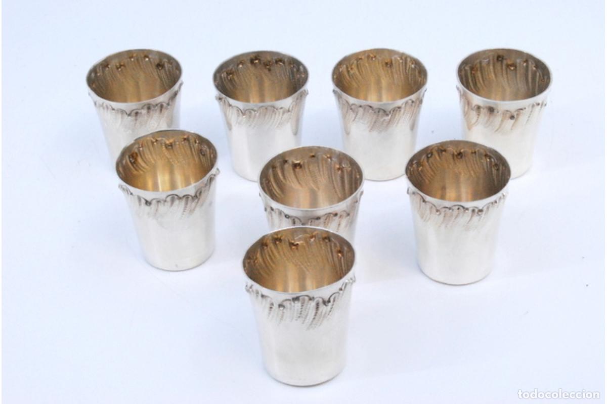 Antig&uuml;edades: Juego de 8 copas de licor de plata - Foto 2