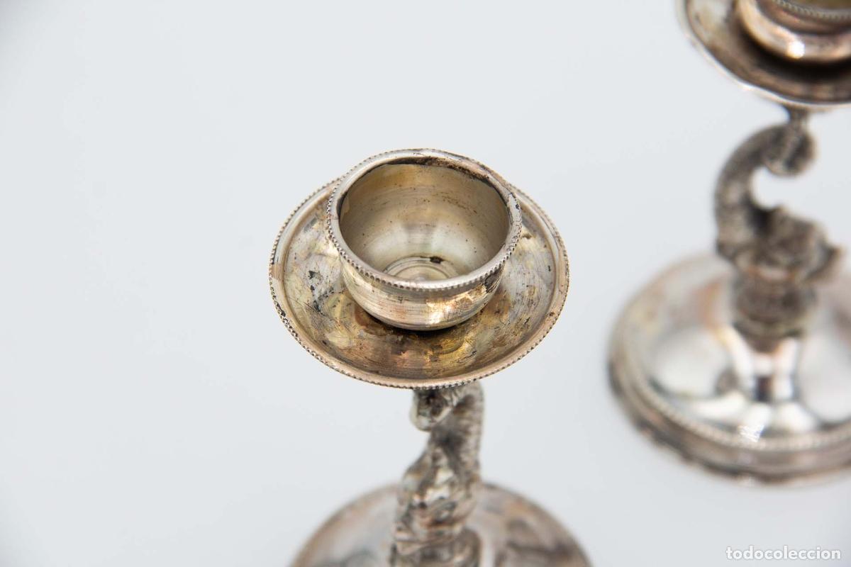 Antig&uuml;edades: Par de candelabros de plata - Foto 2