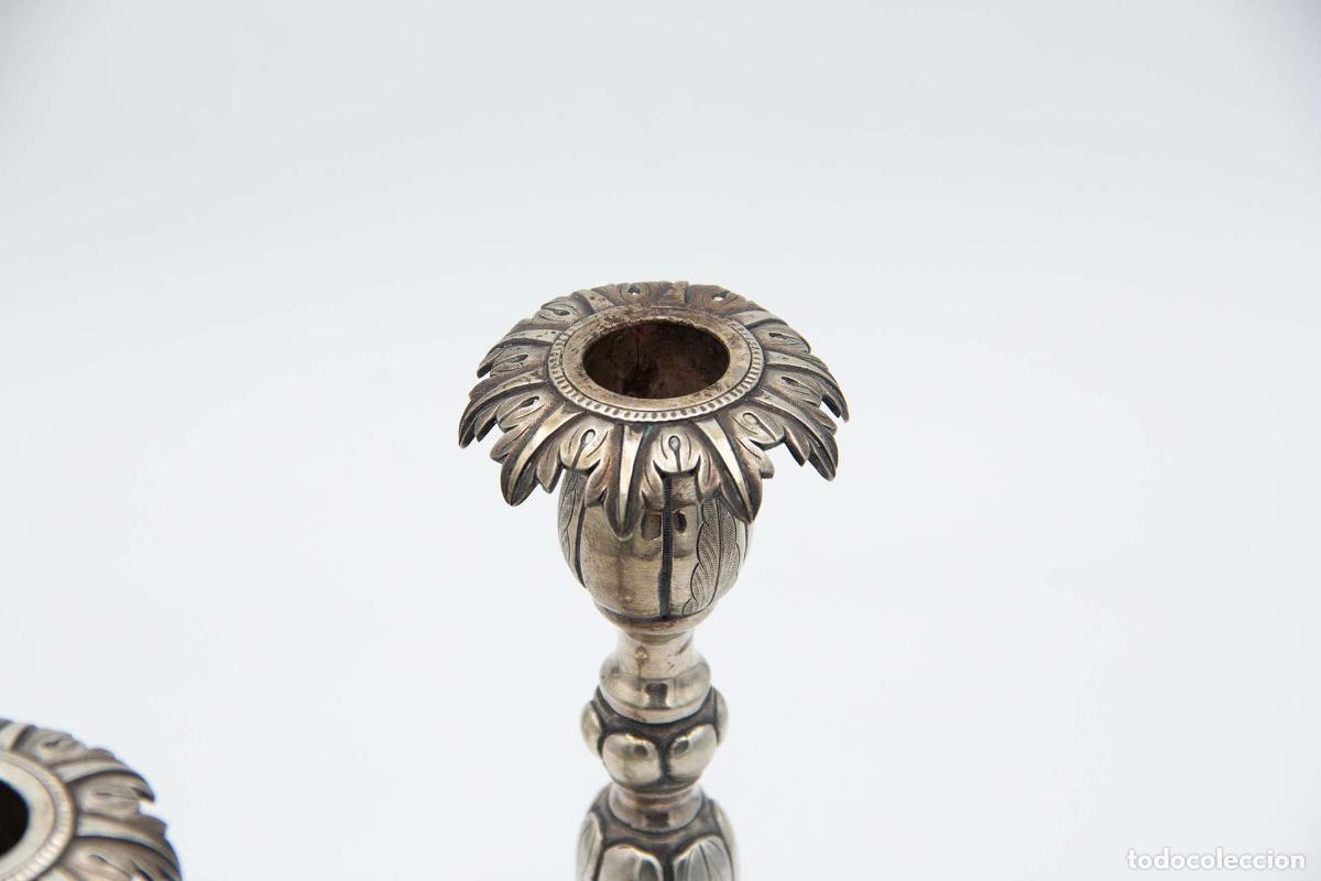Antig&uuml;edades: Par de candelabros de plata - Foto 3