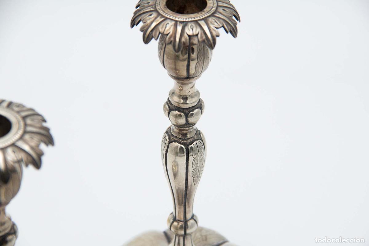 Antig&uuml;edades: Par de candelabros de plata - Foto 4