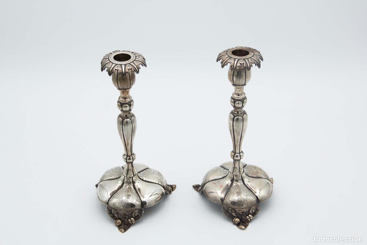 Antig&uuml;edades: Par de candelabros de plata - Foto 1