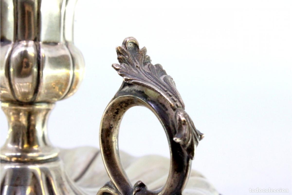 Antig&uuml;edades: Juego de candelabros de mano, de plata. - Foto 8