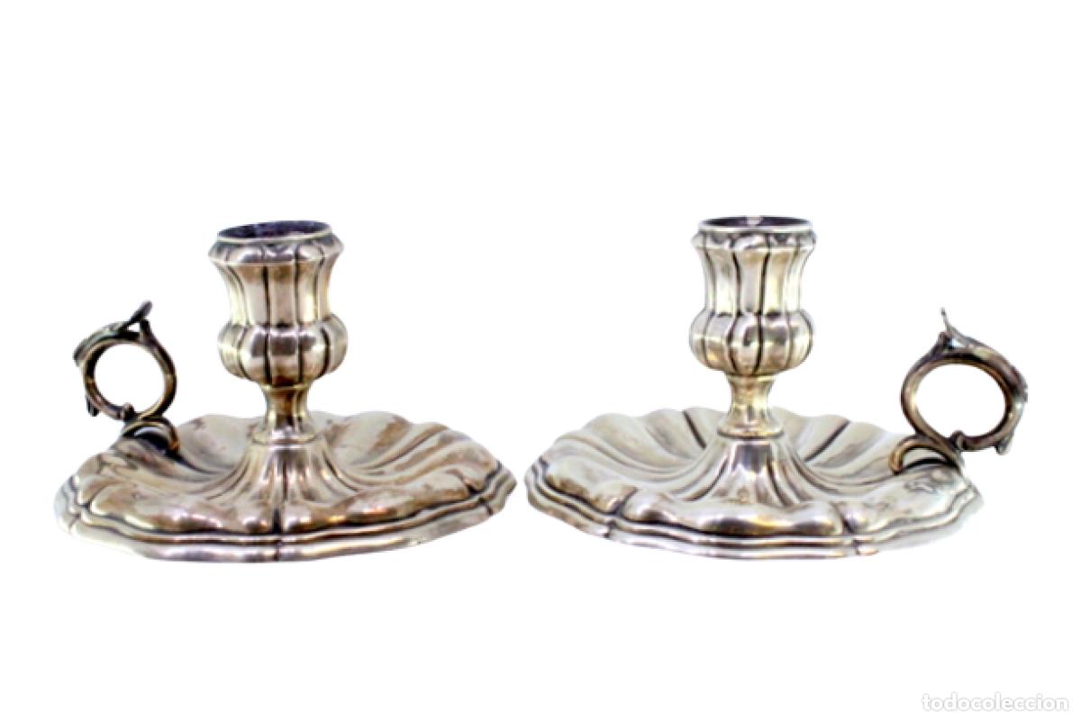 Antig&uuml;edades: Juego de candelabros de mano, de plata. - Foto 1