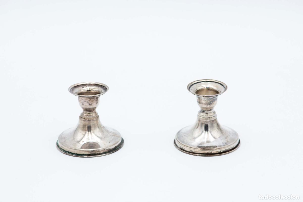 Antig&uuml;edades: Par de candelabros de plata - Foto 1