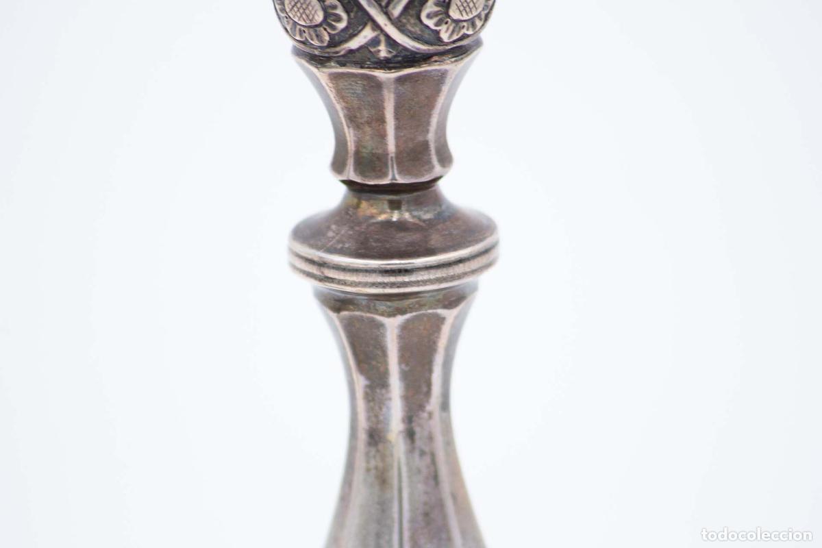 Antig&uuml;edades: Par de candelabros de plata - Foto 3