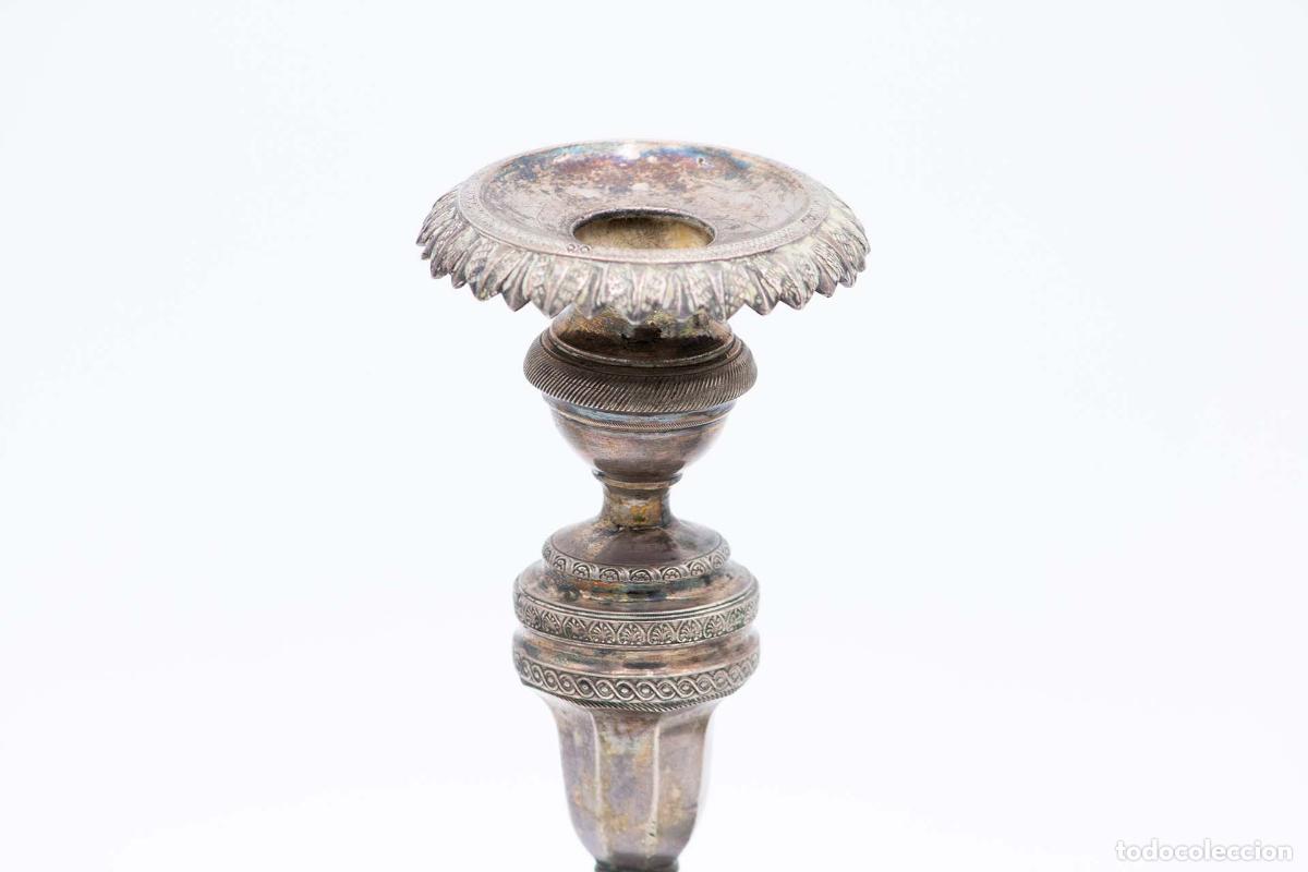 Antig&uuml;edades: Par de candelabros de plata - Foto 2