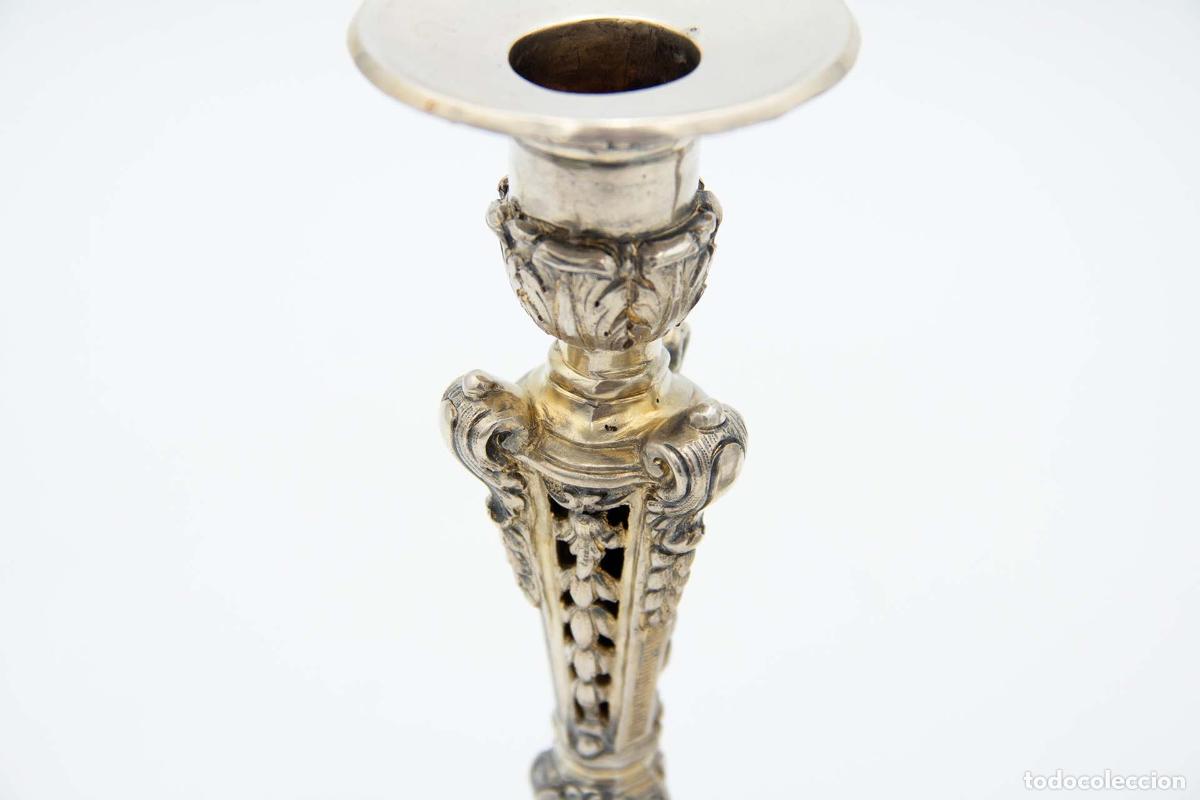 Antig&uuml;edades: Par de candelabros de plata - Foto 2