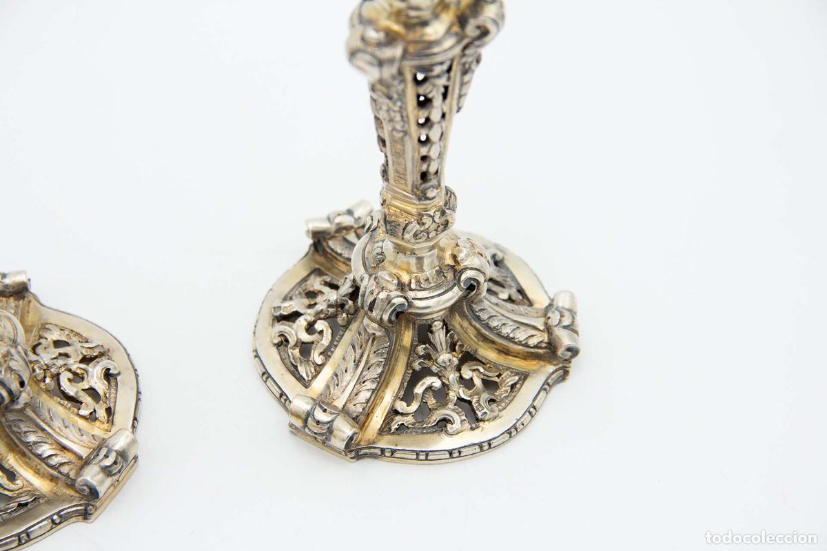 Antig&uuml;edades: Par de candelabros de plata - Foto 3