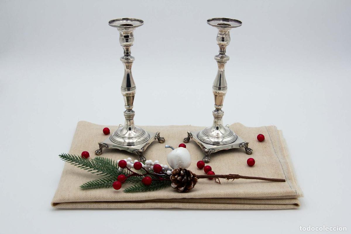 Antig&uuml;edades: Par de candelabros de plata - Foto 1