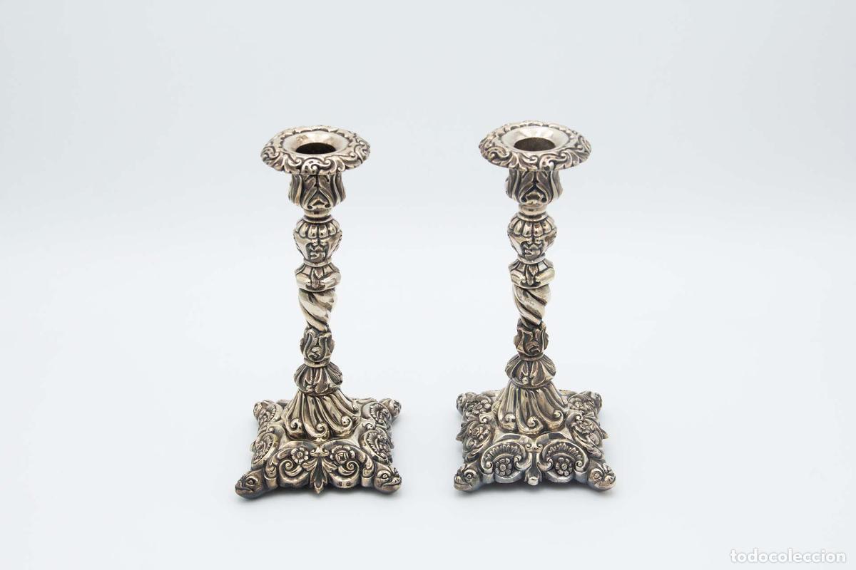 Antig&uuml;edades: Par de candelabros de plata - Foto 1