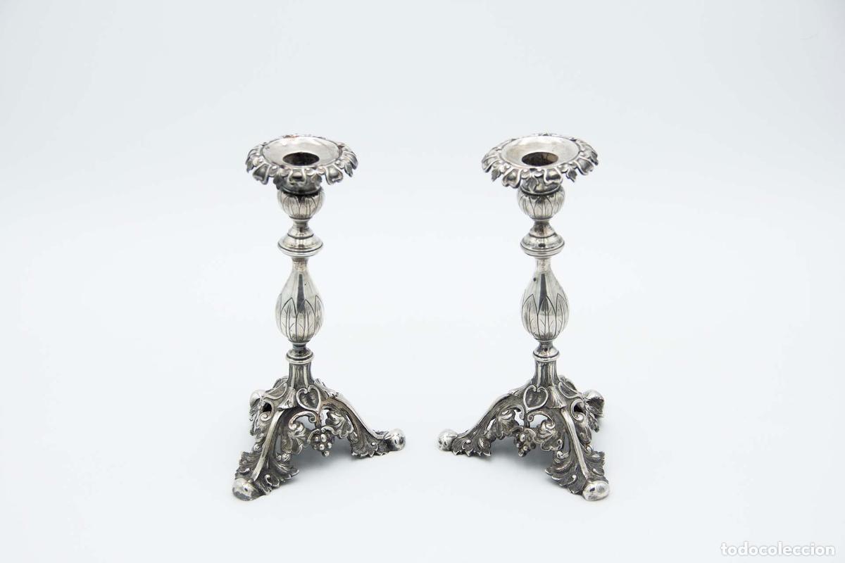 Antig&uuml;edades: Par de candelabros de plata - Foto 1