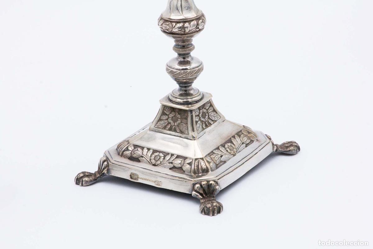 Antig&uuml;edades: Par de candelabros de plata - Foto 3