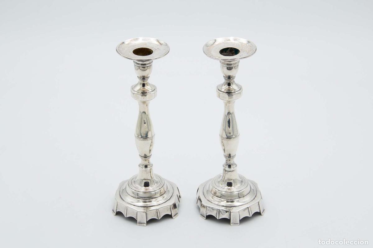 Antig&uuml;edades: Par de candelabros de plata - Foto 1