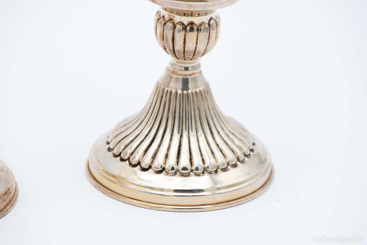 Antig&uuml;edades: Par de candelabros de plata - Foto 3