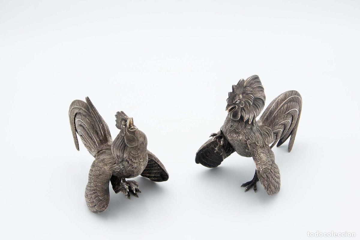 Antig&uuml;edades: Pareja de gallos de platas - Foto 5