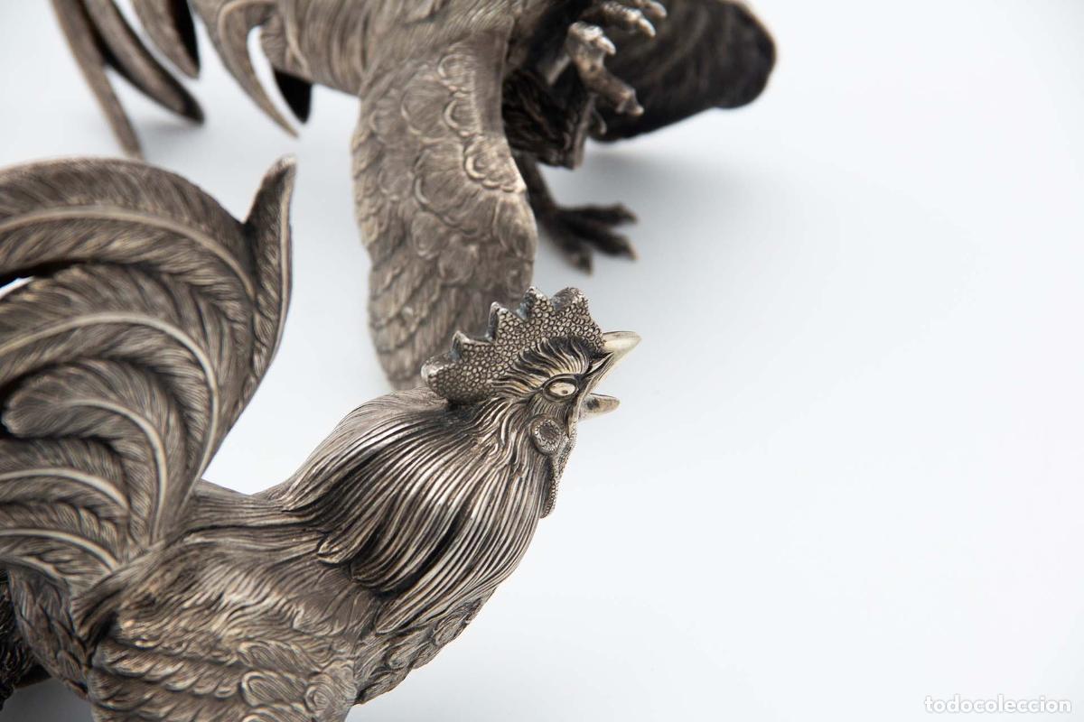 Antig&uuml;edades: Pareja de gallos de platas - Foto 1
